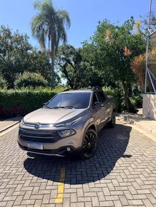 FIAT TORO 2.0 16V TURBO DIESEL VOLCANO 4WD AT9 FIAT TORO 2.0 16V TURBO DIESEL VOLCANO 4WD AT9